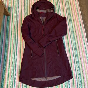 Lululemon raincoat